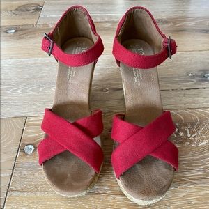 Tom’s Red Canvas Strappy wedges